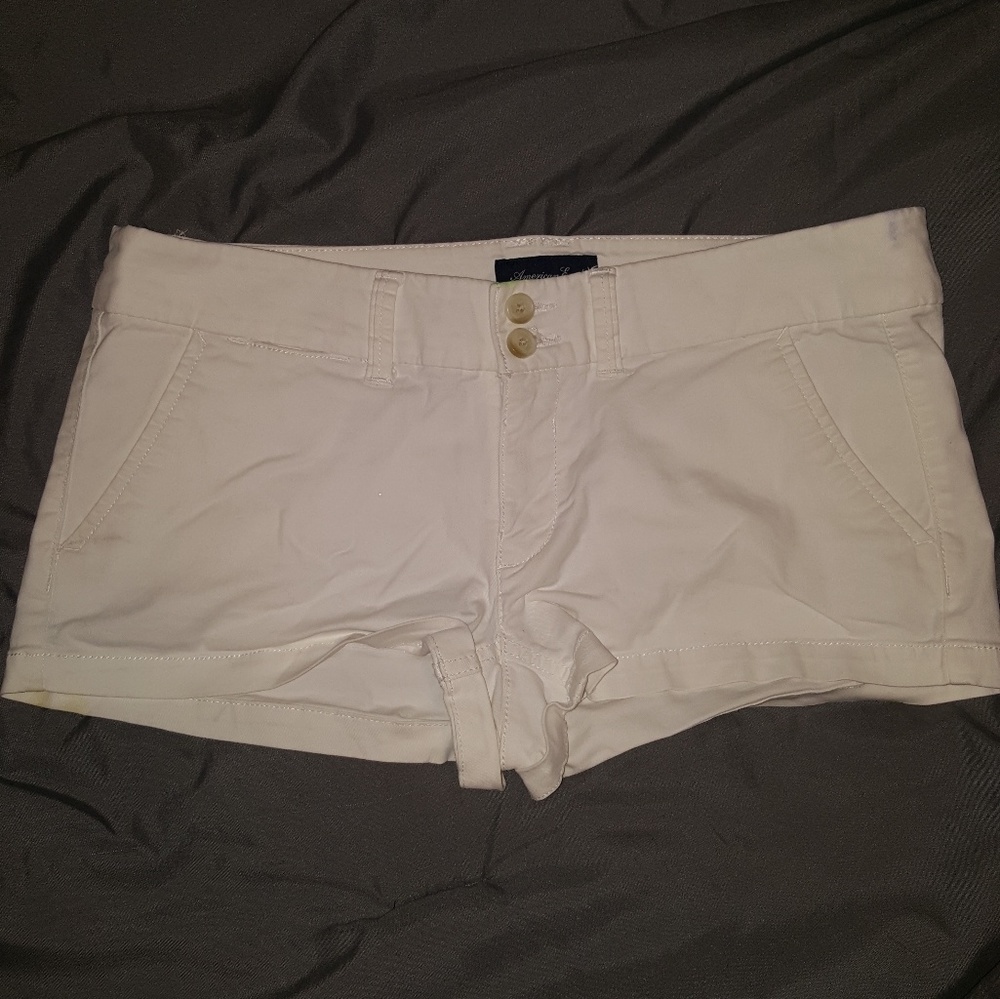 American Eagle white shorts
